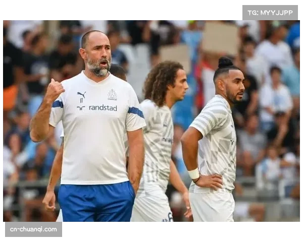 马赛主帅图多尔出席赛前发布会,确认球队无新增伤员 马赛主帅图多尔出席赛前发布会,确认球队无新增伤员